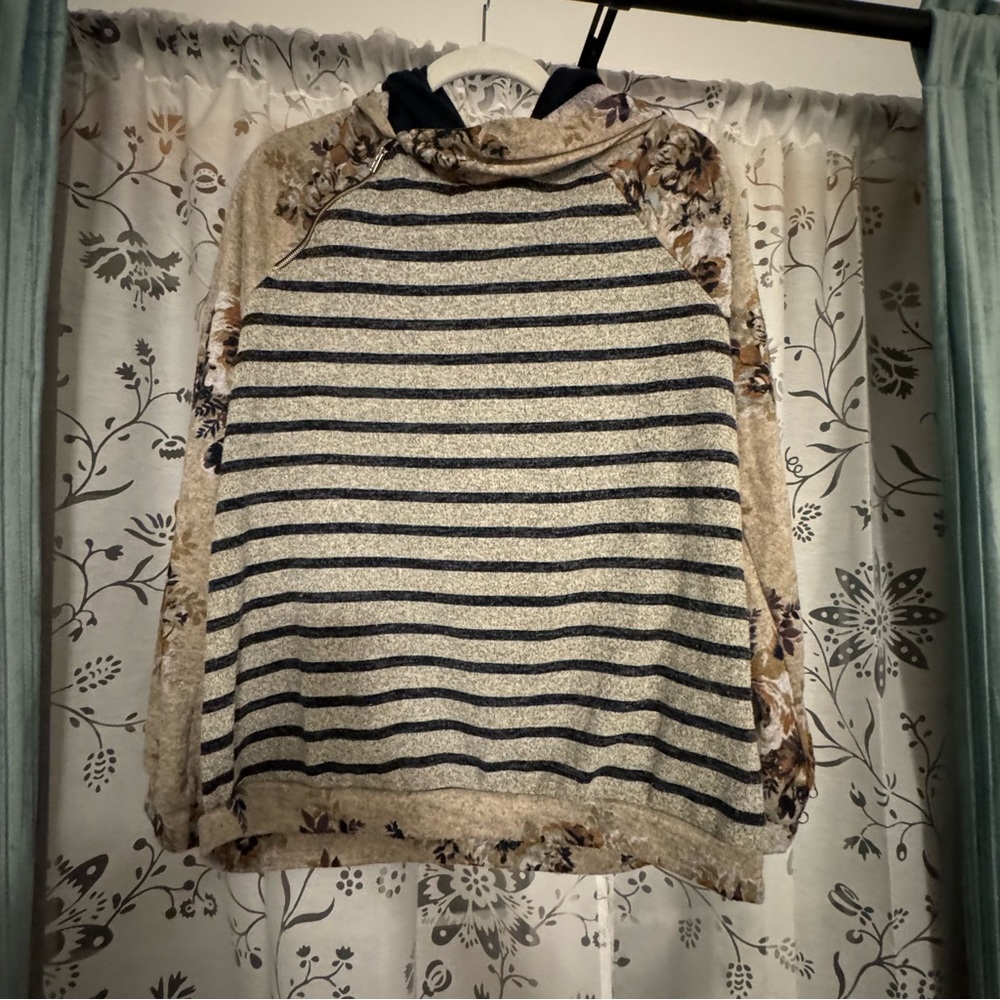 LOVELY MELODY | double hoodie contrasting fabric floral & stripe | XL